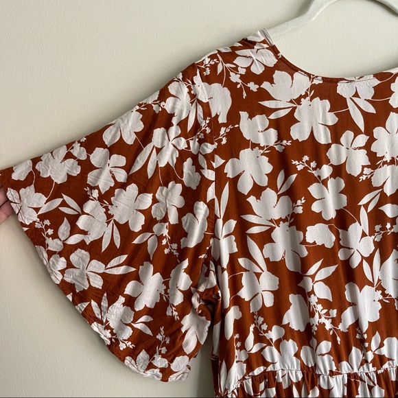 ELOQUII Flare Sleeve Tiered Midi Dress - Picture 5 of 6